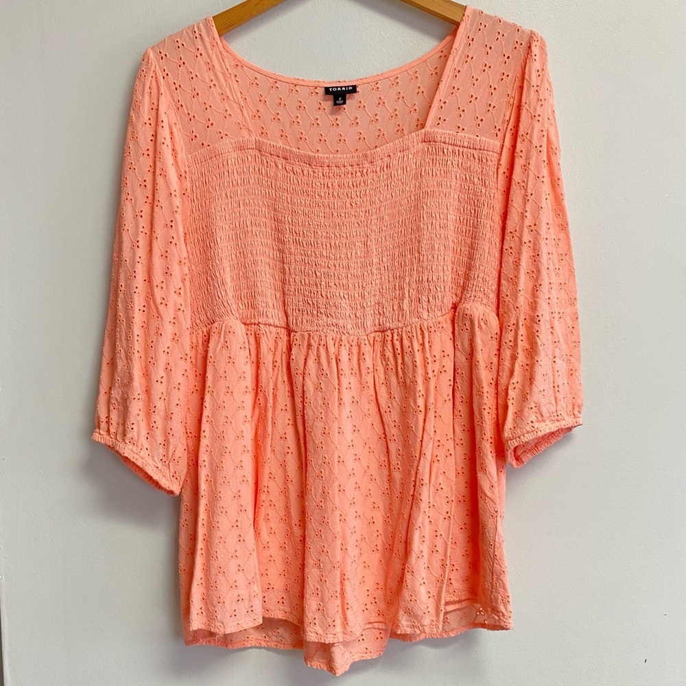 TORRID RUCHED EYELET TOP - 2X (2) - Picture 2 of 14